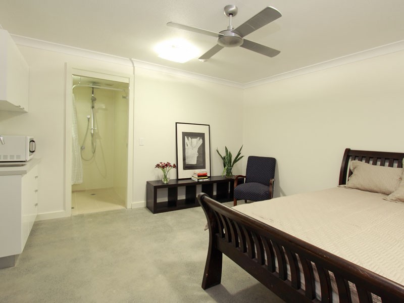 Flat 1/31 Crown Street, Bardon QLD 4065