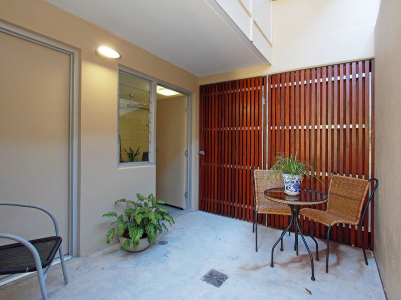 Flat 1/31 Crown Street, Bardon QLD 4065
