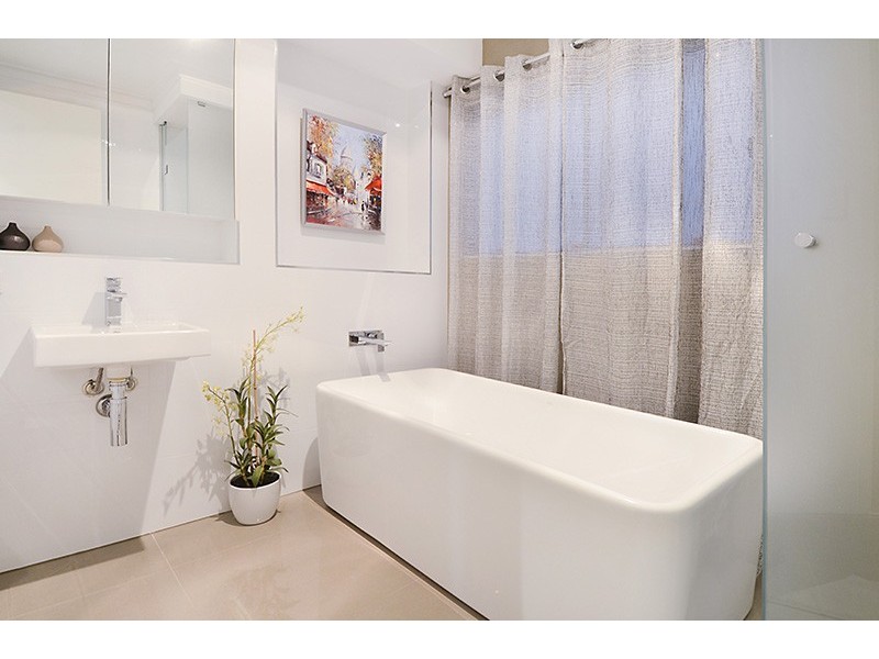 59 Raceview Avenue, Hendra QLD 4011