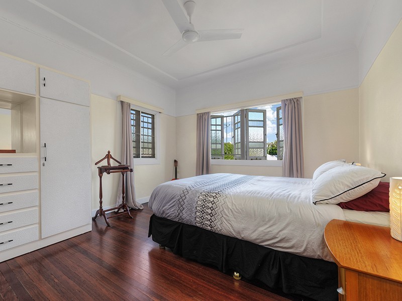 25 Stirling Street, Gordon Park QLD 4031