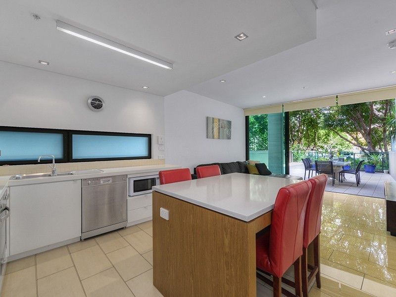 002/107-109 Astor Terrace, Spring Hill QLD 4000