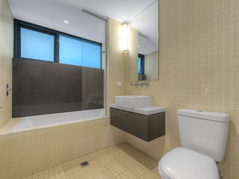 002/107-109 Astor Terrace, Spring Hill QLD 4000