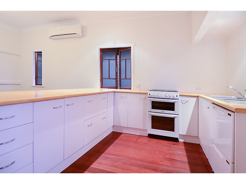 29 Tenth Avenue, Windsor QLD 4030