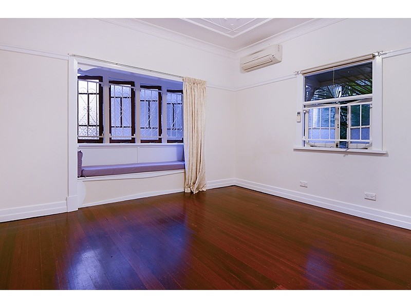 29 Tenth Avenue, Windsor QLD 4030