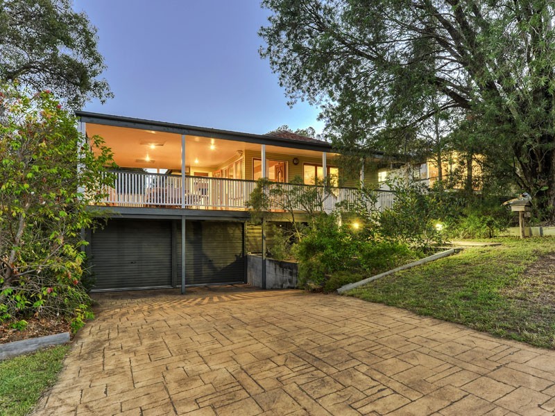 8 Dorkay Street, Stafford Heights QLD 4053