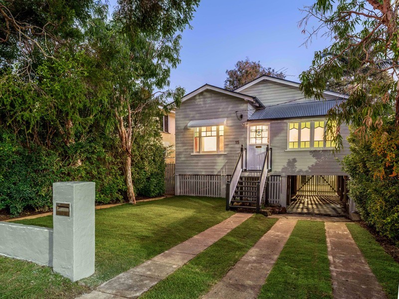 15 Fifth Avenue, Wilston QLD 4051