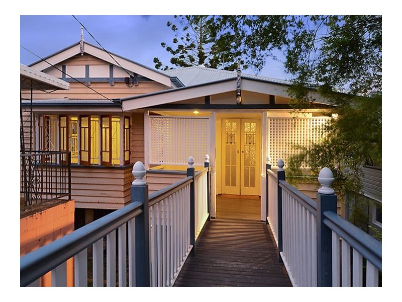 29 Tenth Avenue, Windsor QLD 4030