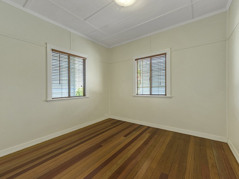 27 Armfield Street, Stafford QLD 4053