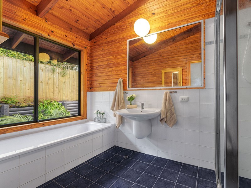 25 The Drive, Bardon QLD 4065