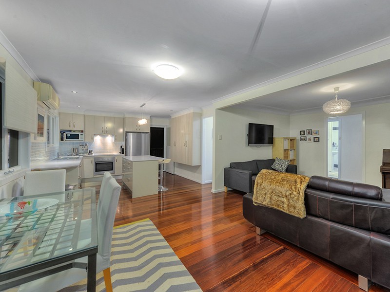 17 Caronga Street, Wavell Heights QLD 4012