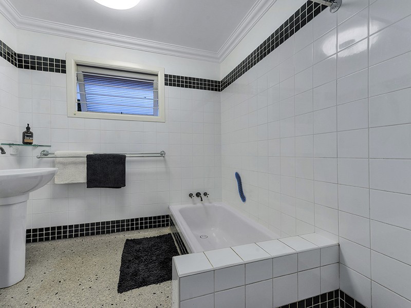 17 Caronga Street, Wavell Heights QLD 4012