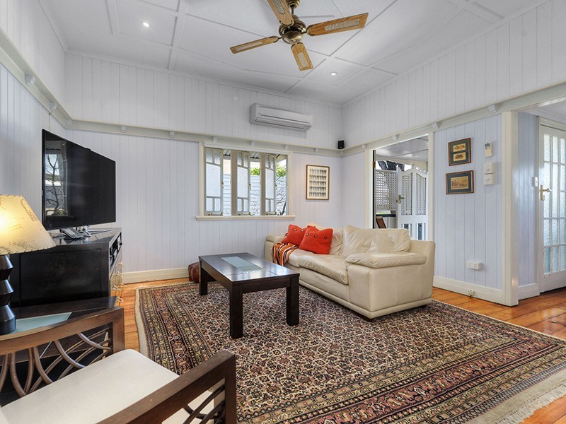 63 Seventh Avenue, Kedron QLD 4031