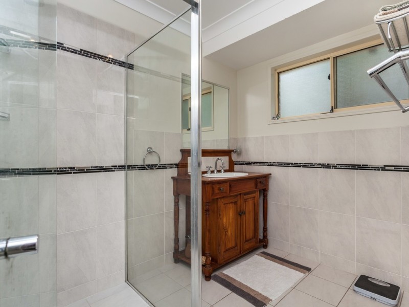 5 Hoare Court, Bunya QLD 4055