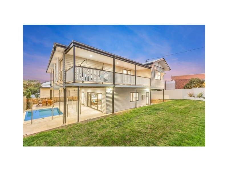 25 Thomas Street, Grange QLD 4051