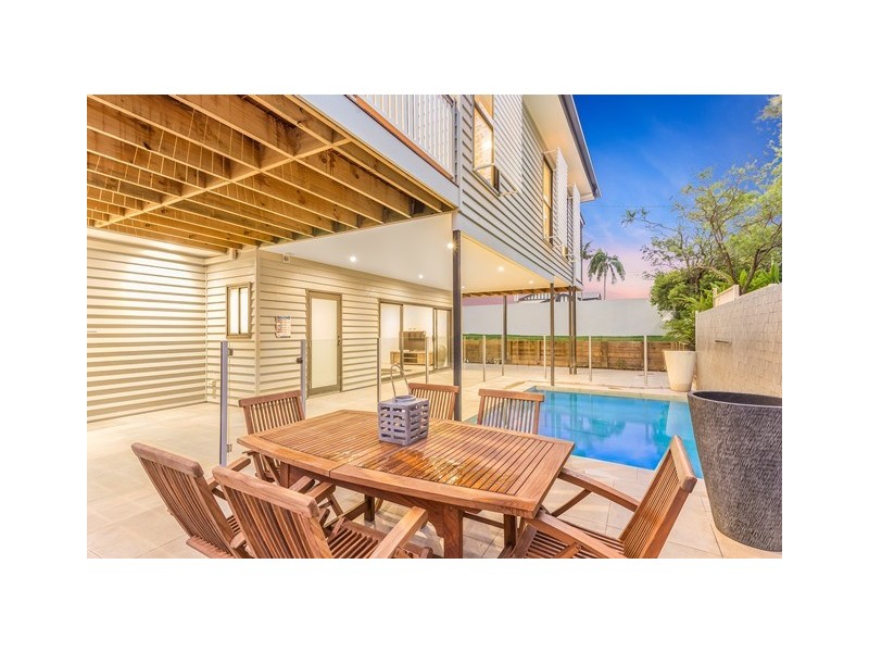 25 Thomas Street, Grange QLD 4051