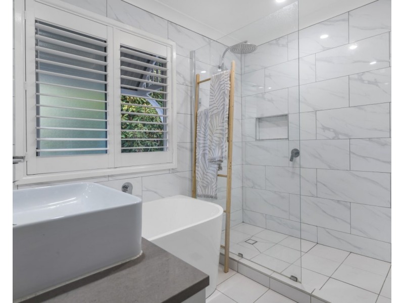 10 Weston Drive, Bunya QLD 4055