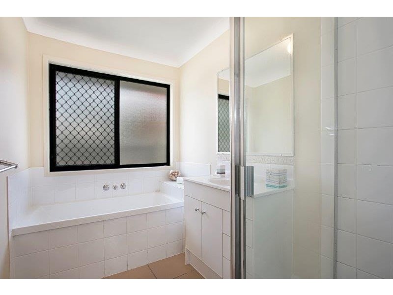11 Eucalypt Place, Anstead QLD 4070
