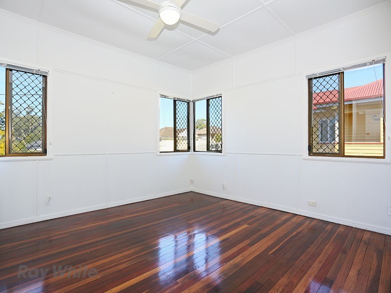 16 Hoolan Street, Stafford QLD 4053