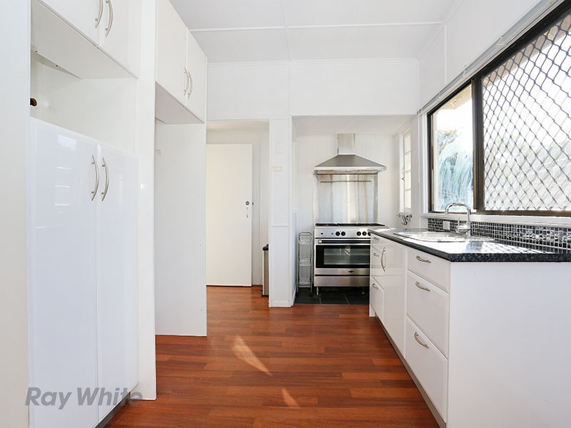 16 Hoolan Street, Stafford QLD 4053