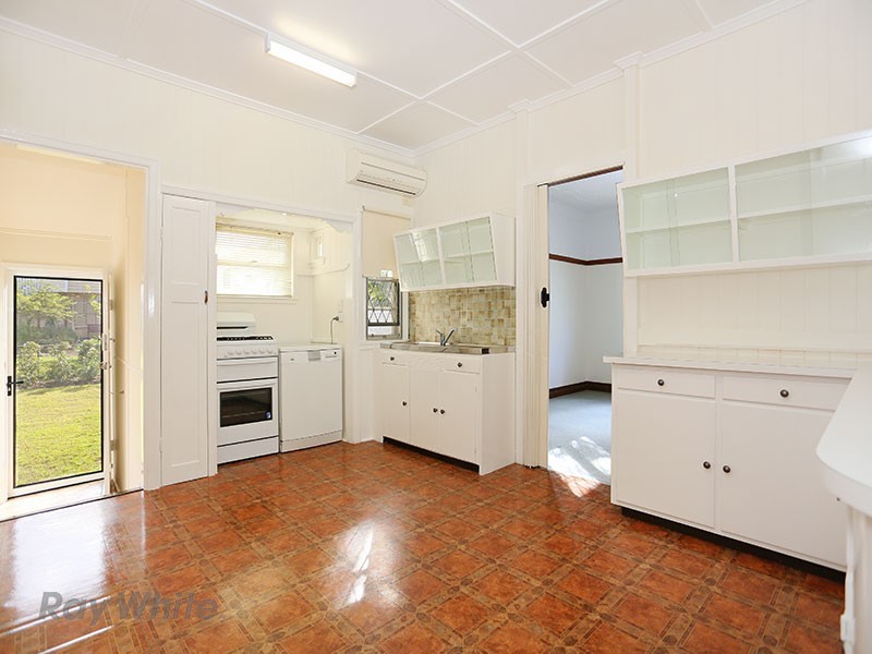 28 Clifford Street, Stafford QLD 4053