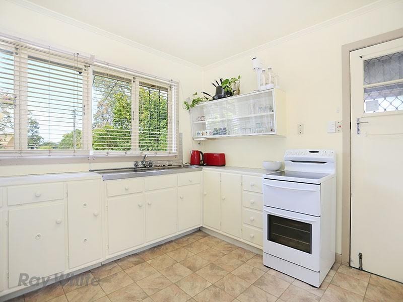 20 Rutherford Street, Stafford Heights QLD 4053