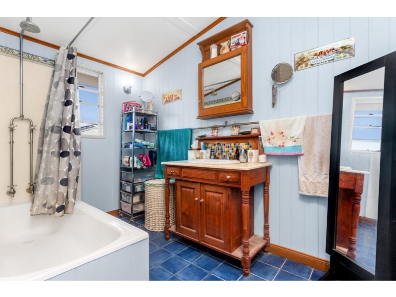 76 Hamilton Road (Driveway off Ennor Street), Wavell Heights QLD 4012