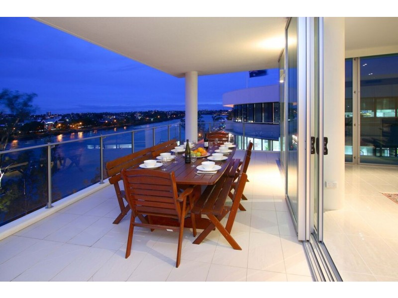 32/205 Coronation Drive, Milton QLD 4064