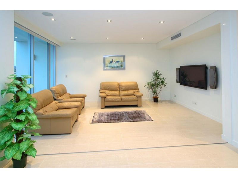 32/205 Coronation Drive, Milton QLD 4064