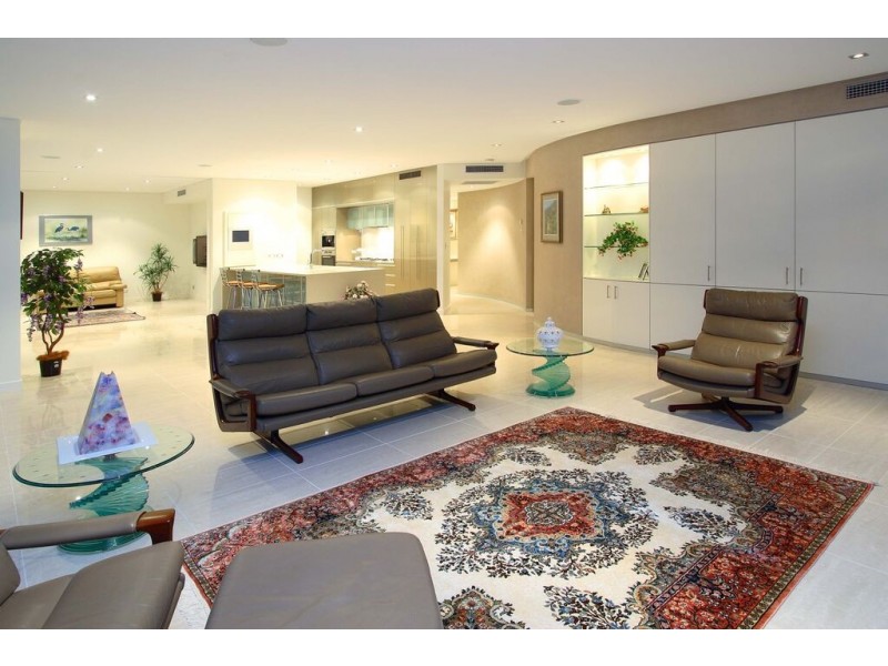 32/205 Coronation Drive, Milton QLD 4064