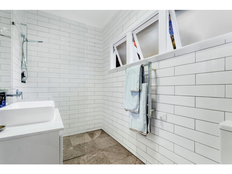 21 Ferguson Road, Wavell Heights QLD 4012