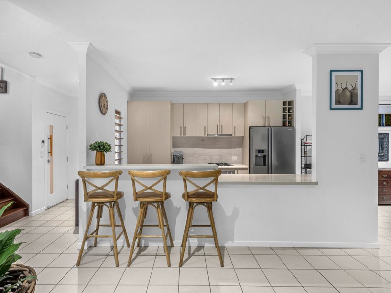 10 Bank Street, Windsor QLD 4030