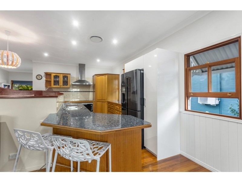 6 Daniel Place, Newmarket QLD 4051