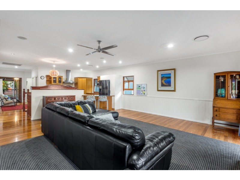 6 Daniel Place, Newmarket QLD 4051