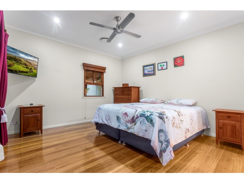 6 Daniel Place, Newmarket QLD 4051