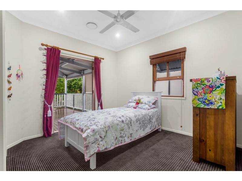 6 Daniel Place, Newmarket QLD 4051