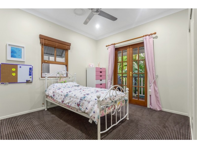 6 Daniel Place, Newmarket QLD 4051