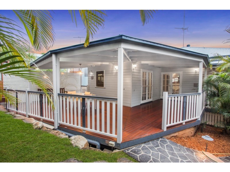 6 Daniel Place, Newmarket QLD 4051