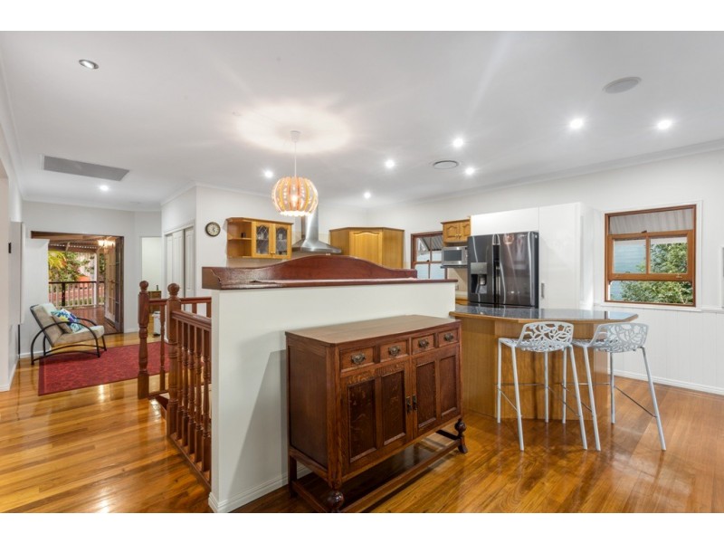 6 Daniel Place, Newmarket QLD 4051