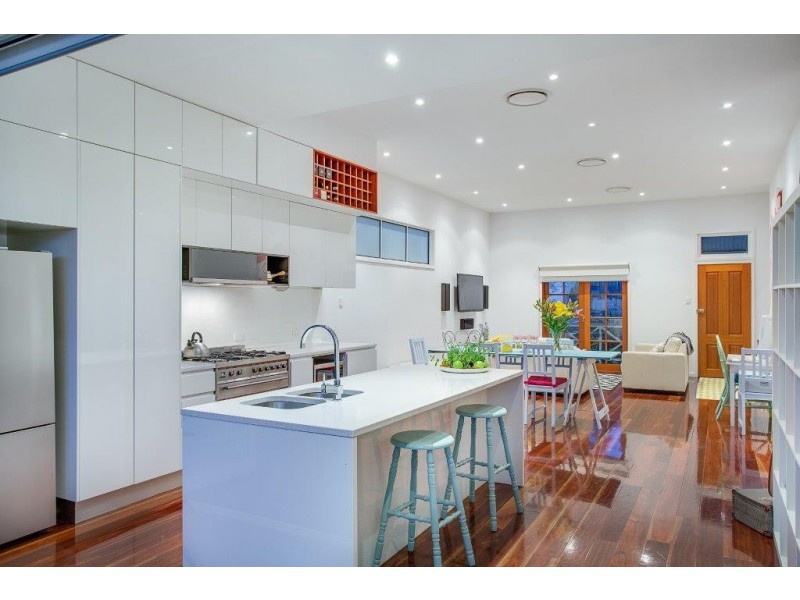 16 Heaslop Street, Woolloongabba QLD 4102
