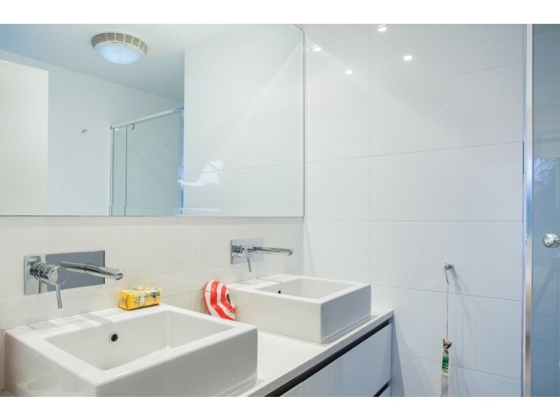 16 Heaslop Street, Woolloongabba QLD 4102