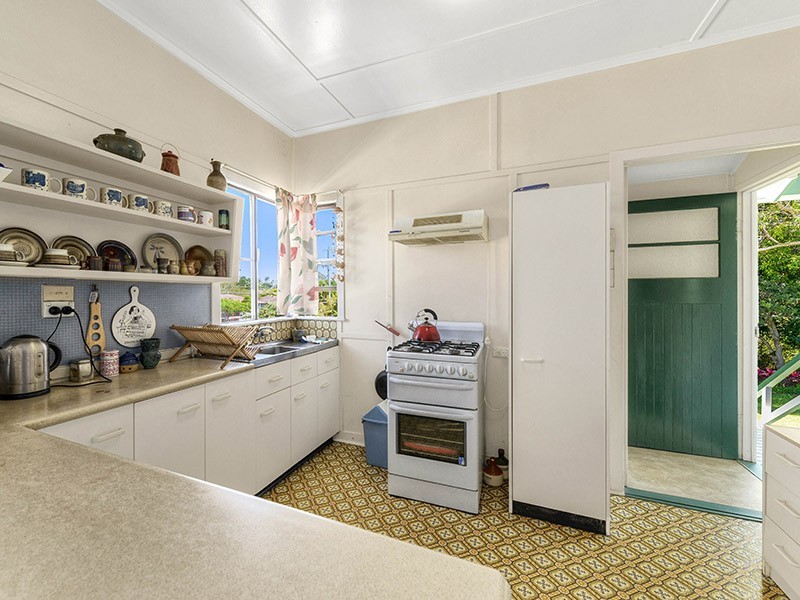 4 Handcroft Street, Wavell Heights QLD 4012