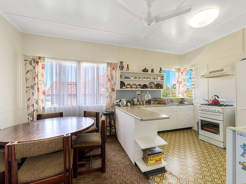 4 Handcroft Street, Wavell Heights QLD 4012