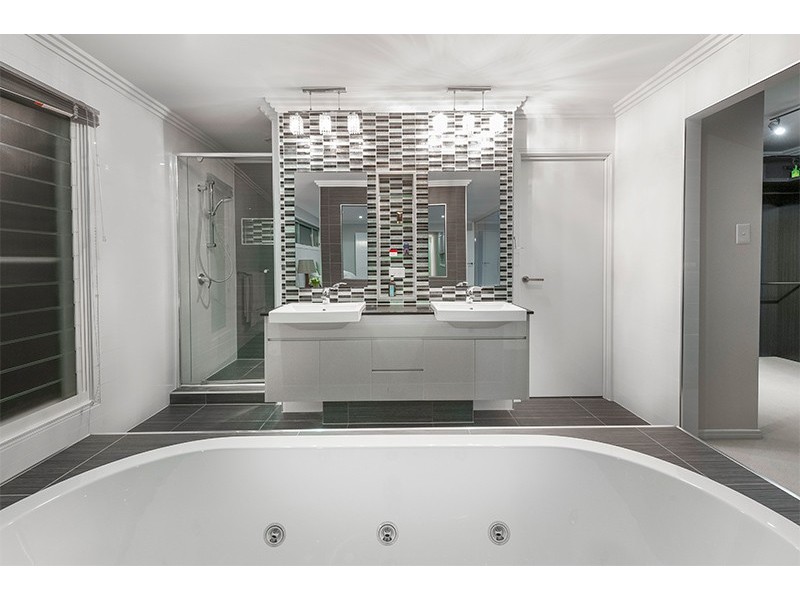 47 Hamilton Avenue, Hendra QLD 4011