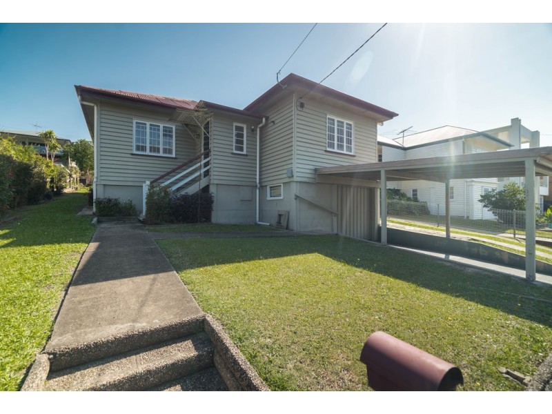 27 Tathra Street, Stafford QLD 4053