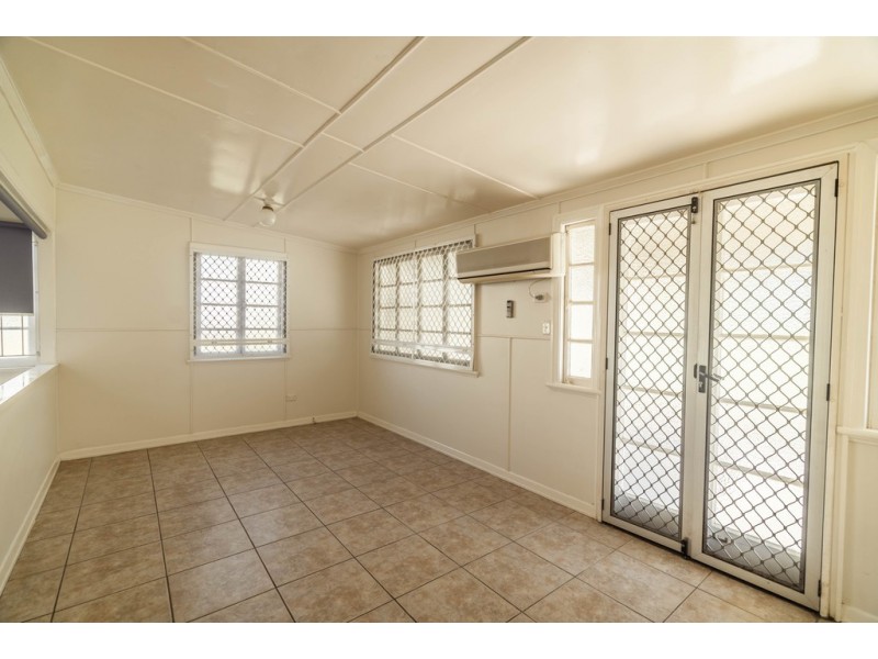 27 Tathra Street, Stafford QLD 4053