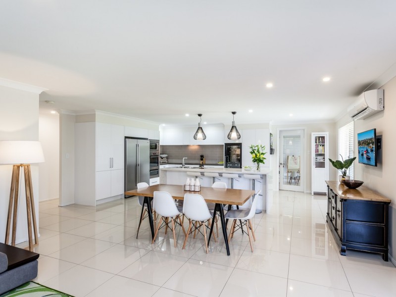 86 Weston Drive, Bunya QLD 4055