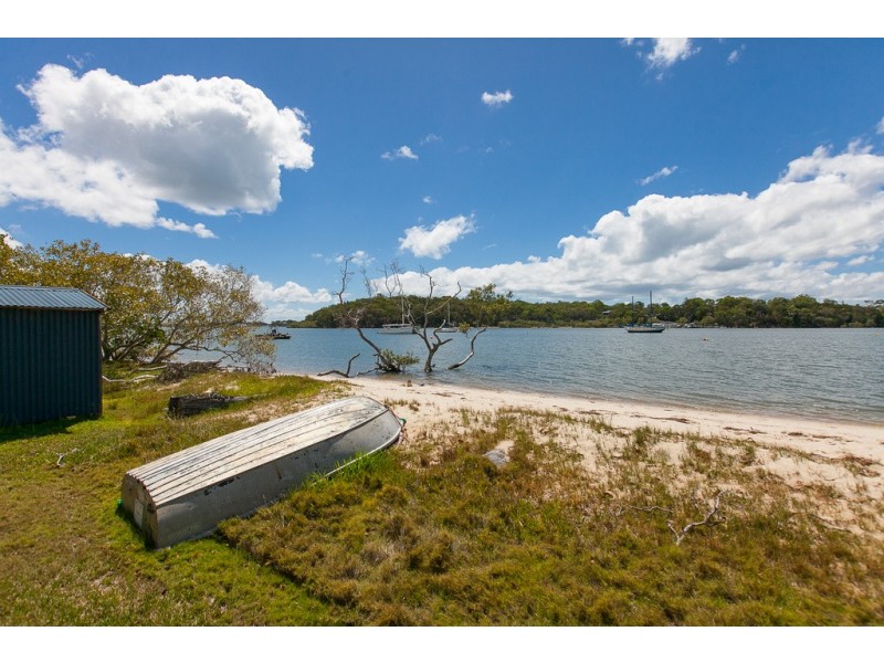 26 Treasure Island Avenue, Karragarra Island QLD 4184