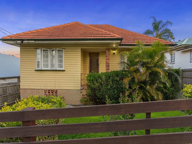 35 Bega Street, Grange QLD 4051