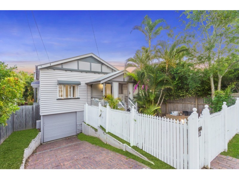 22 Dennis Street, Grange QLD 4051