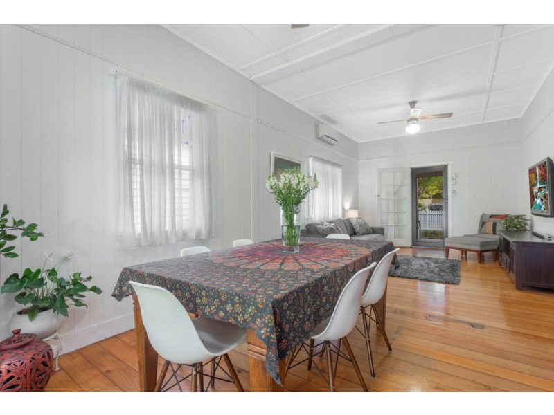 22 Dennis Street, Grange QLD 4051